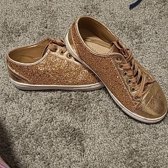 🌴WILD DIVA GOLD SPARKLE SNEAKER - Picture 2 of 4